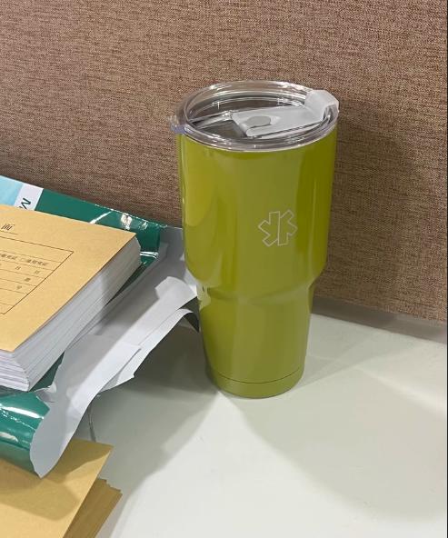 百年户外品牌【星花保温保冷随行杯】🔥 一次装满，满足整天的饮水需求， 省时省心 一杯双饮，自由切换 采用高品质304食品级不锈钢材质，安全耐用 🔸 商品图6