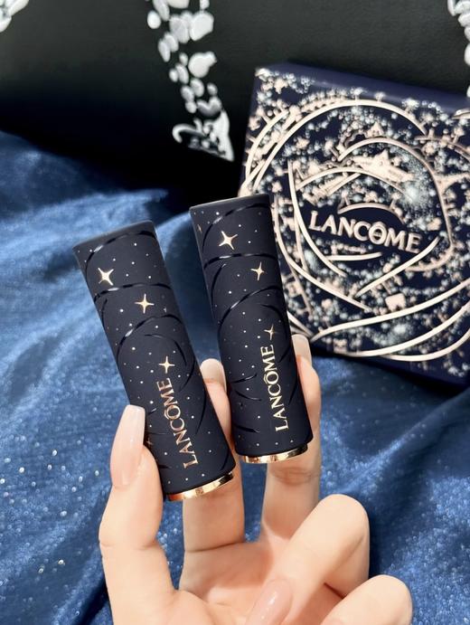 【兰蔻巴黎星夜口红】圣诞限定包装 “巴黎星夜美的太过分!氛围拿捏住,296上瘾红 带了点灰调的低明度红棕 妥妥的松弛感大美女色!196 朱砂橘 一眼沉溺，用它化身元气少女永远涂不腻的经典色! 商品图2