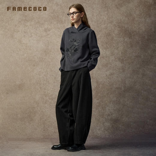 Famecoco范可儿绣花宽松直筒短款秋冬连帽针织套头卫衣FAC8BL008 商品图4