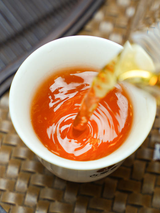 福利分享【陈皮红茶】2023年班章晒红+2015年新会陈皮特级浓香型云南班章古树特级红茶叶500克/份 商品图4