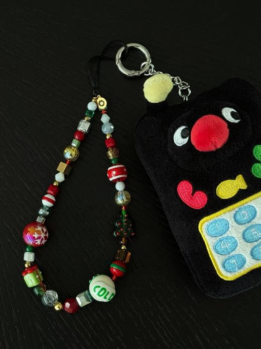 【SAKURAJOSUI绝美串珠手机链】还有圣诞🎄限定款！！限量！！ 🔻好看不过百，原创手机链性价比超高🔻材质讲究，好看不廉价🔻应季元素搭配 氛围感满满 🔻款式风格多变易搭，时髦不费力 商品图4