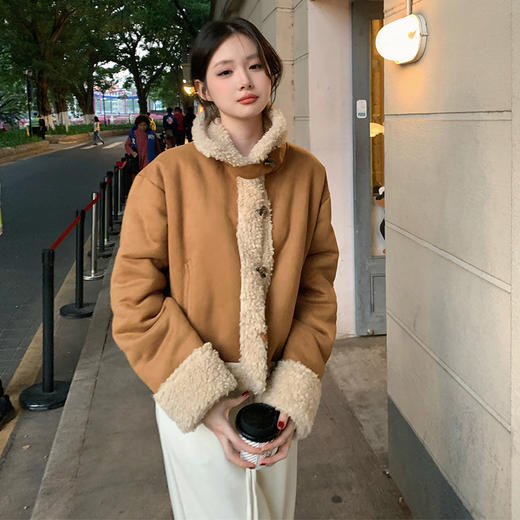 西遇短款两面可穿外套女冬季新款米咖色设计感加厚保暖夹克SS141322 商品图0