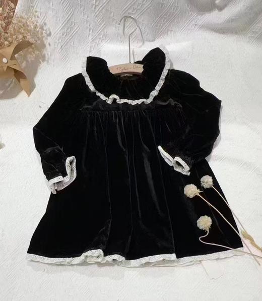 8楼 RYLEE CRU童装  丝绒连衣裙  吊牌价 :799活动价：400 商品图0