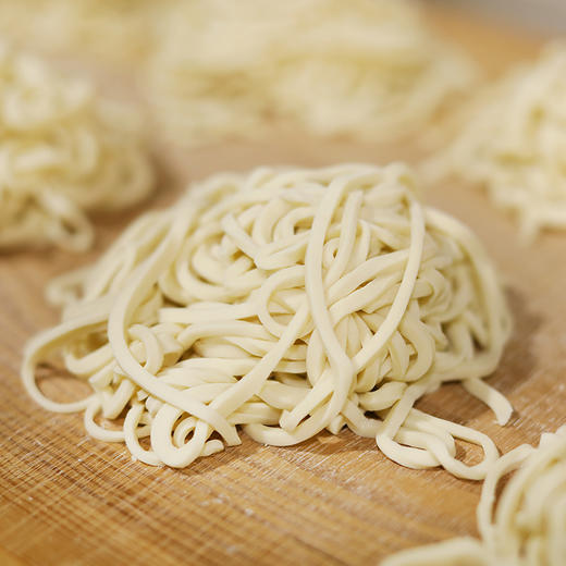 非遗美食||【山子家】次坞打面 捶打3000下 才打出一碗劲道面 100多年老底子的味道 做汤面爽滑鲜香 做炒面Q弹紧实 商品图1