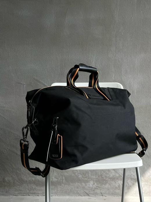 Tumi x迈凯伦合作版 弹道尼龙搭配碳纤维旅行袋 商品图3