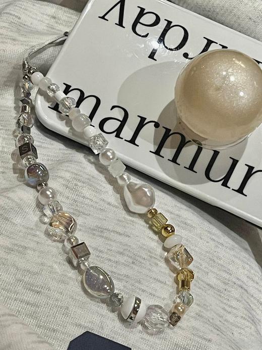 【SAKURAJOSUI绝美串珠手机链】还有圣诞🎄限定款！！限量！！ 🔻好看不过百，原创手机链性价比超高🔻材质讲究，好看不廉价🔻应季元素搭配 氛围感满满 🔻款式风格多变易搭，时髦不费力 商品图2