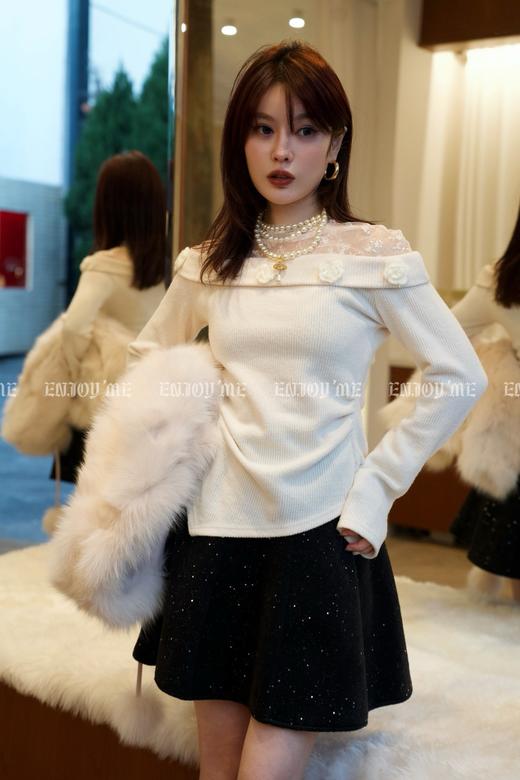 【门店同款】ENJOY冬季“漂亮朋友”山茶花蕾丝上衣 160348410 商品图0