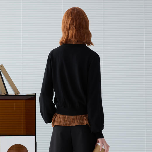 谜底V领针织开衫2025春季新品简约百搭短款毛衫长袖女士251MZ0335 商品图2