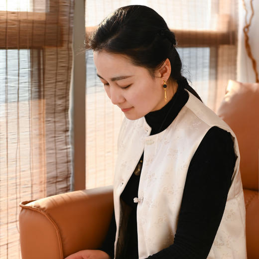 优雅永不过时·奇楠绽放光彩丨天然芽庄白奇楠包金耳饰 沉水级 SP10306 商品图1