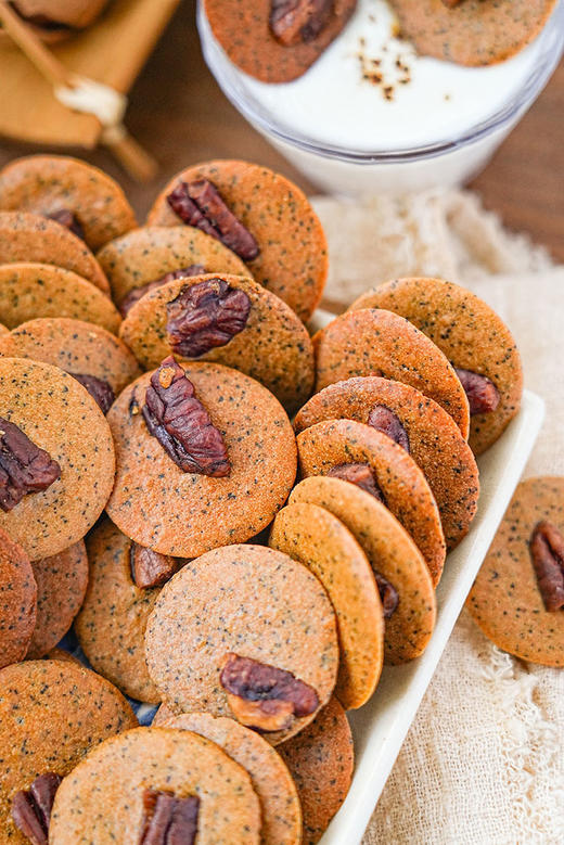 //【一方云拾奶香小脆】新品 怎么办❗一直惦记的零食🤩碧根果含量≥35%！‼️仿佛是饼干版坚果奶茶🧋大颗坚果碰上轻脆红茶小饼！脆上加脆，营养加倍！  商品图6