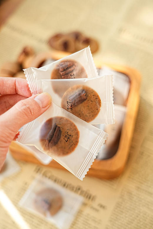 //【一方云拾奶香小脆】新品 怎么办❗一直惦记的零食🤩碧根果含量≥35%！‼️仿佛是饼干版坚果奶茶🧋大颗坚果碰上轻脆红茶小饼！脆上加脆，营养加倍！  商品图8