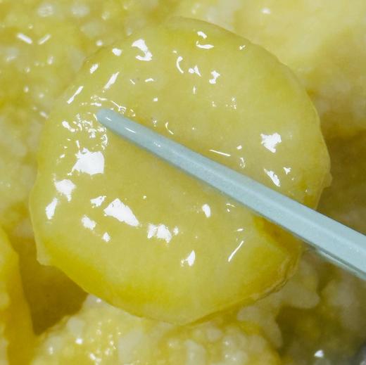 这款国家地理标志产品大连蜜薯，历时20年科学选育，数百次对比实验，通过43项农残检测，蒸熟后的红薯，甜、香、软、黏、糯，切开后后晶莹剔透， 越过货架📦，看见田野🌾 重新定义红薯界甜蜜粉糯新高～ 商品图9