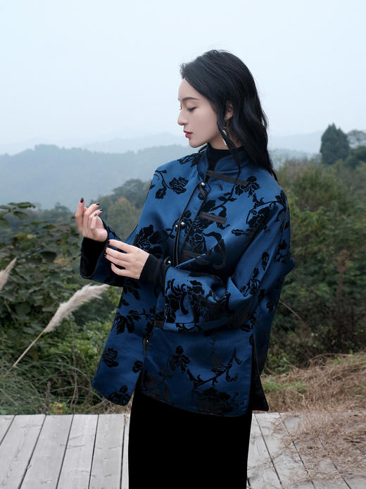 盛唐牡丹 |石青底色真丝漳绒外套-钉珠款(钉珠花纹随机） 商品图10