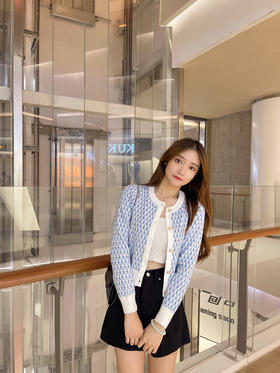  圆领提花毛织开衫