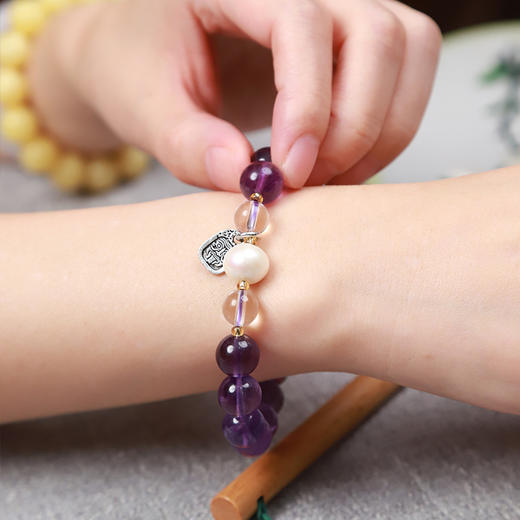 【2025年十二生肖手串】猪女 能量矩阵“谷满仓实”紫水晶珍珠手串手链 女士单圈手串配饰【猪女-建议戴左手】 商品图4