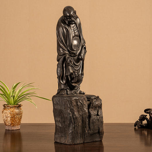 清 紫檀木雕罗汉像 商品图2