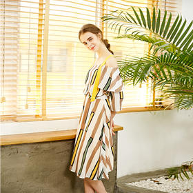 oldcolour欧珂荷叶边宽松收腰露肩一字肩吊带连衣裙雪纺中长款