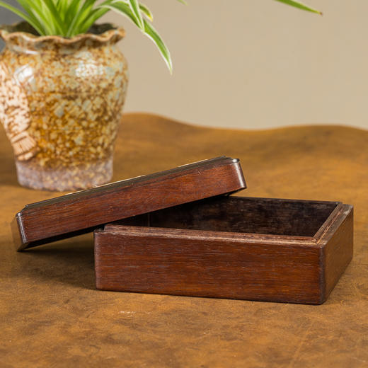 清 红木嵌螺钿狩猎图人物盖盒 商品图3