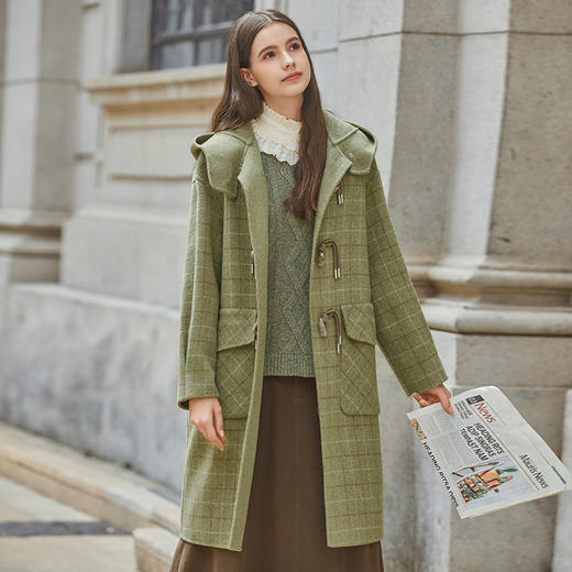 Famecoco冬季连帽格子牛角扣羊毛大衣女款FAB8AR026 商品图0