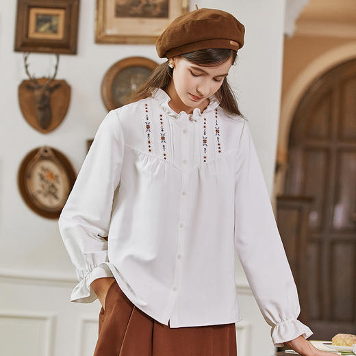 Famecoco范可儿荷叶边立领绣花衬衣减龄冬FAB8BH005 商品图0