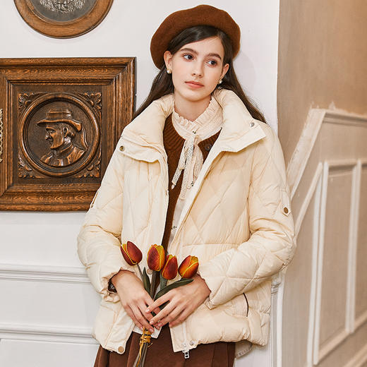 Famecoco范可儿短款立领菱格设计感羽绒服FAB8AJ001 商品图1