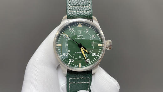 NOOB official厂出品，IWC 万国 空中霸主 大飞（大飞行员）系列。43mm 狂野阳刚的设计，霸气侧漏。细腻温柔的工艺，炉火纯青。两者相辅-刚柔并济，虎啸猿啼。搭配正品一致的材质❕❕❕❕❕ 商品图4