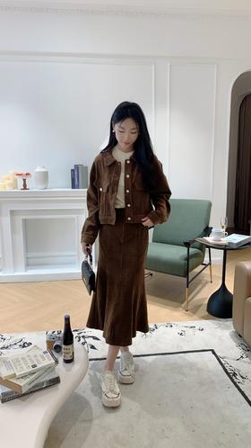 云柔细腻！显瘦坑条圆领打底衫