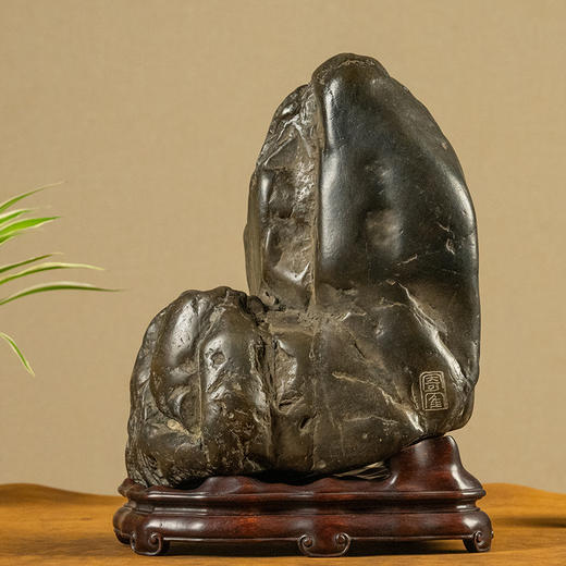 清 胡远款灵璧石诗文文房赏石（红木座） 商品图1