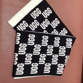 2楼UGG22665BL围巾吊牌价799