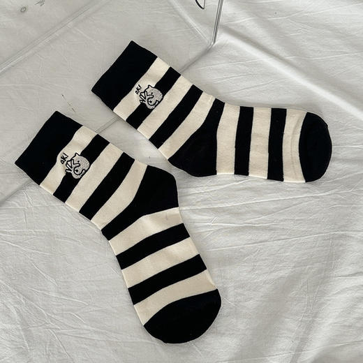 【舒适棉质，透气不闷热】卡通小狗袜子 女生可爱中筒袜 春秋棉袜 ins潮网红韩国条纹长袜-QQ 商品图4