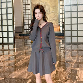 奢姿大码女装2025冬季减龄百褶套装胖妹妹V领上衣半裙针织两件套9644969278