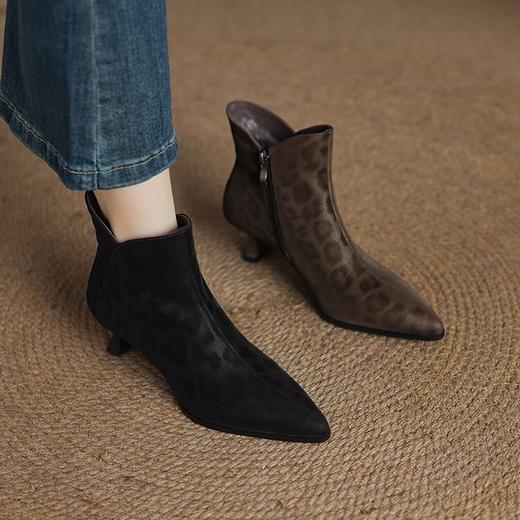 【预售5天】冬季保暖新款粗跟尖头头层牛皮豹纹羊羔毛短靴雪地靴JLY&18-512 商品图2