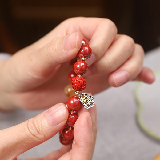【2025年十二生肖手串】龙女 能量矩阵“米从天降”帝王砂朱砂手串手链 女士单圈手串配饰【龙女-建议戴右手】 商品图3