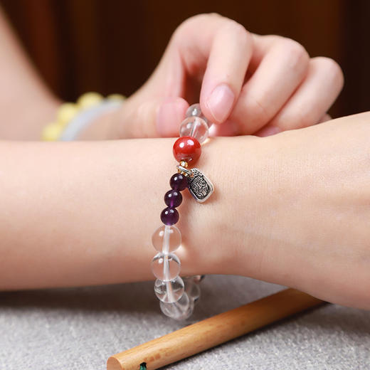 【2025年十二生肖手串】狗女 能量矩阵“寻富满车”白水晶朱砂水晶手串手链 女士单圈手串配饰【狗女-建议戴右手】 商品图4