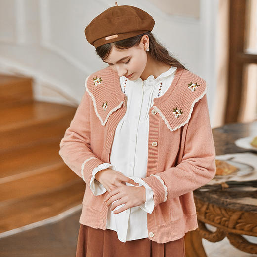 Famecoco范可儿娃娃领手工绣花毛衣开衫外套冬款FAB8DE043 商品图1