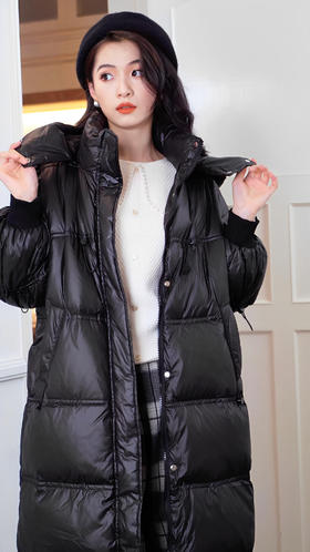连帽保暖羽绒服