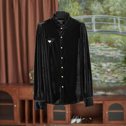【高货wl】全新升级【铂金会员220/天猫299/差价79】(02317) 洛诗琳时髦复古文艺风高级感木耳边三角标装饰丝绒衬衫 商品图1