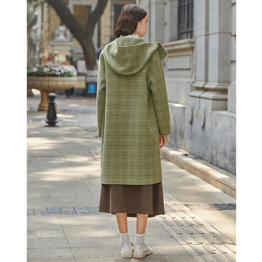 Famecoco冬季连帽格子牛角扣羊毛大衣女款FAB8AR026 商品图3