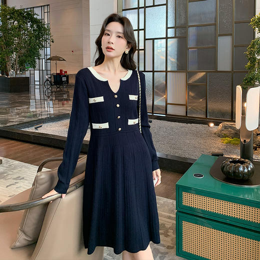 奢姿2024年冬季新款大码女装复古法式裙子胖妹妹小香风百褶连衣裙9844890305 商品图1