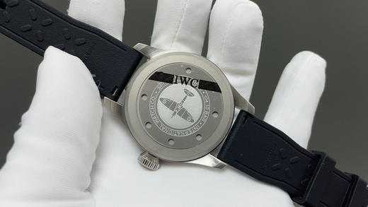 NOOB official厂出品，IWC 万国 空中霸主 大飞（大飞行员）系列。43mm 狂野阳刚的设计，霸气侧漏。细腻温柔的工艺，炉火纯青。两者相辅-刚柔并济，虎啸猿啼。搭配正品一致的材质❕❕❕❕❕ 商品图3