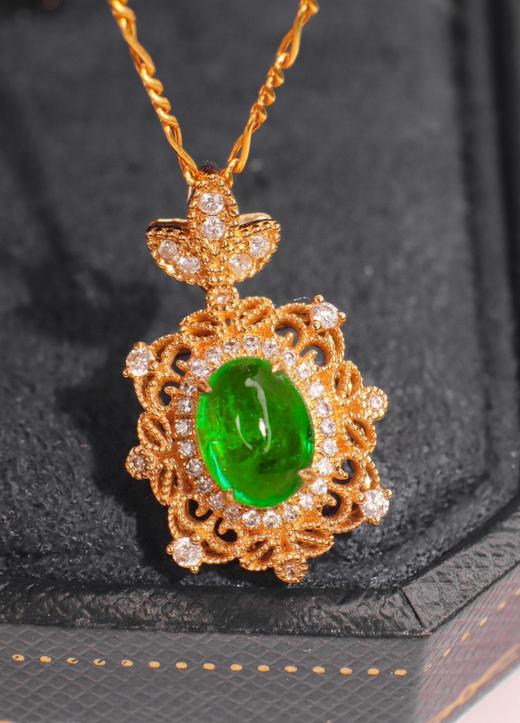 1.5ct蛋面祖母绿吊坠 商品图1
