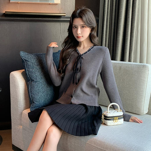 奢姿大码女装2024冬季蝴蝶结减龄V领两件套胖妹妹时尚针织套装9844953688 商品图2