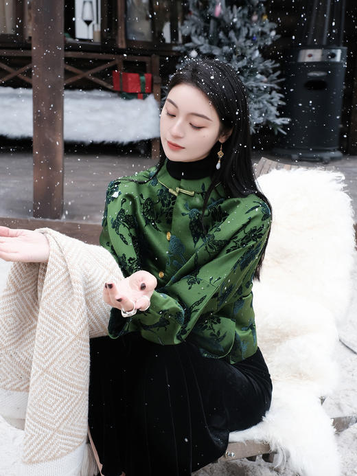 盛唐牡丹| 翡翠绿蝶恋花漳缎外套-钉珠款(钉珠花纹随机） 商品图5