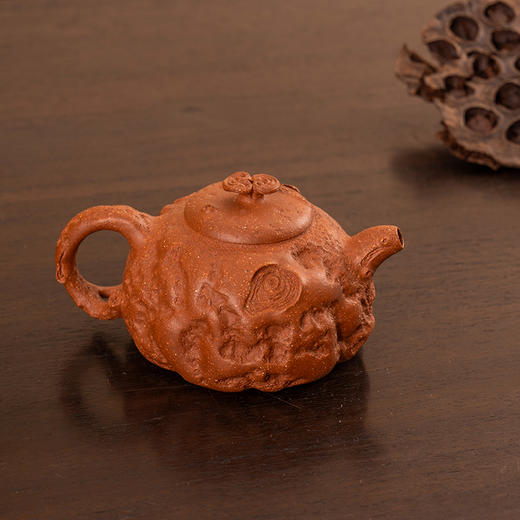 《供春壶》 王芳 正高级工艺美术师、江苏省工艺美术协会会员、宜兴紫砂行业协会会员、优秀中青年紫砂艺术家 商品图1