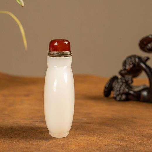 清 白料器鼻烟壶 商品图4