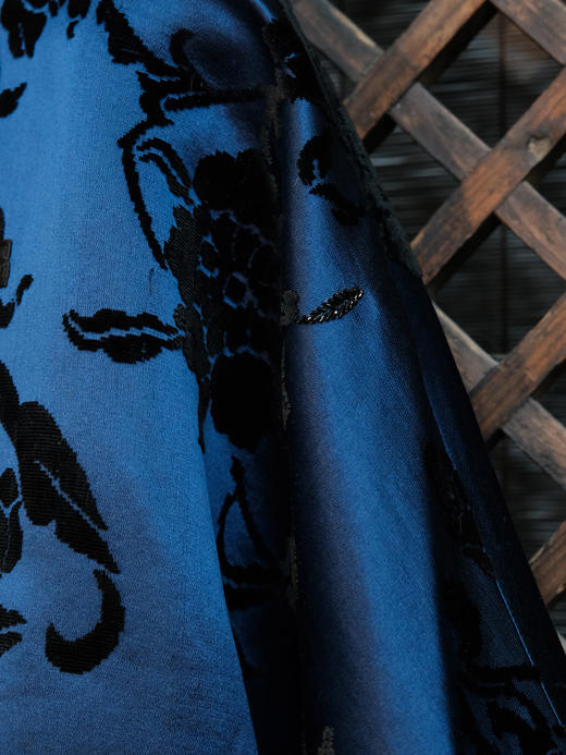 盛唐牡丹 |石青底色真丝漳绒外套-钉珠款(钉珠花纹随机） 商品图7