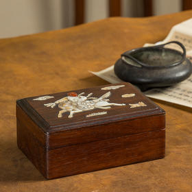 清 红木嵌螺钿狩猎图人物盖盒