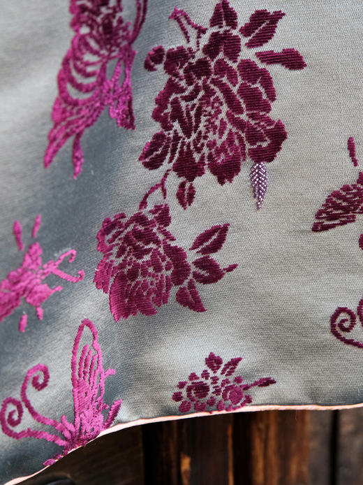 盛唐牡丹|秋波蓝底色漳缎外套-钉珠款(钉珠花纹随机） 商品图5