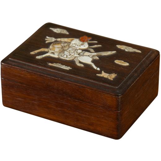 清 红木嵌螺钿狩猎图人物盖盒 商品图5