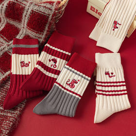 【温暖红色，时尚中筒款】蛇年红袜子 女生秋冬新款 本命年中筒女袜 红色韩版刺绣双针堆堆袜-QQ